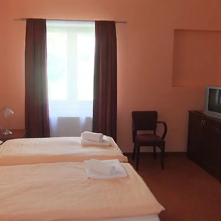 Rezidence Bradfort 2* Κάρλοβι Βάρι